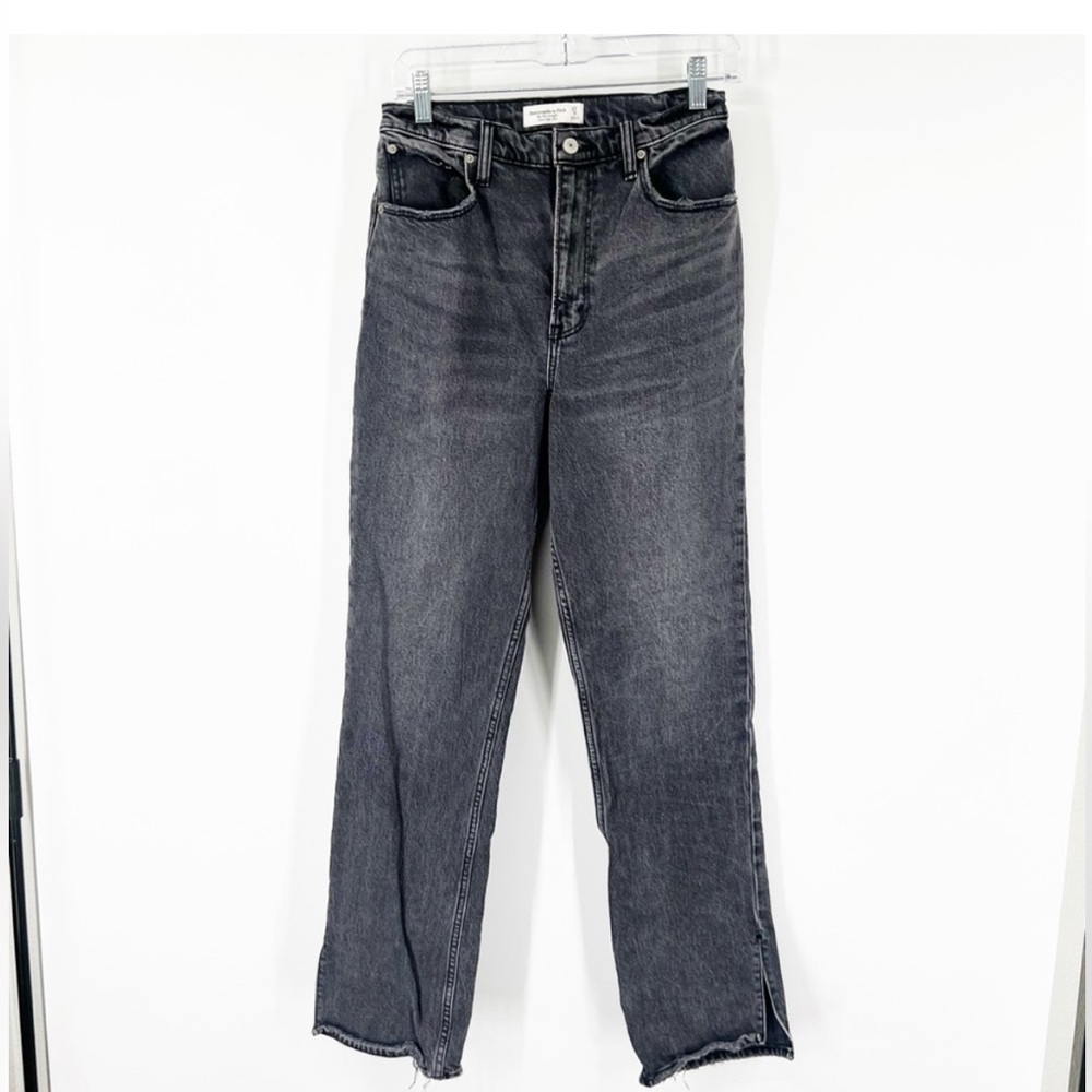 Abercrombie & Fitch The ‘90s Straight Jeans Ultra High Rise Ankle Slits